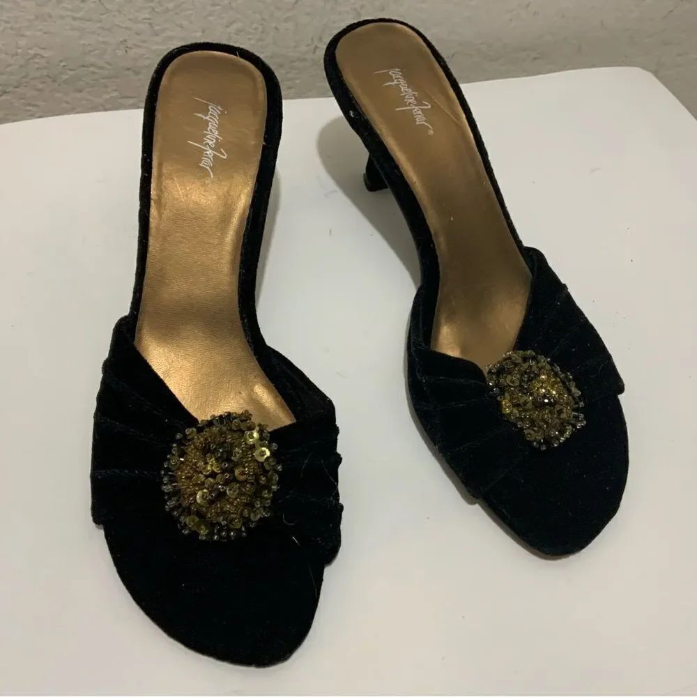 Jacqueline Ferrar women shoes size 7.5 black velvet with sequin and bead detail